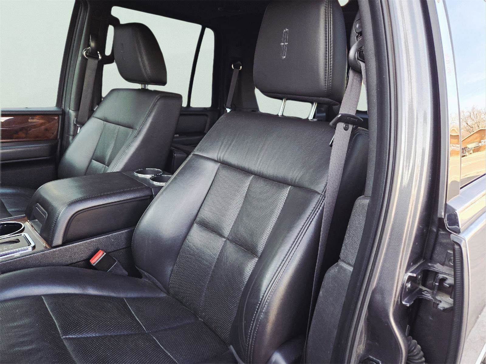 Used 2012 Lincoln Navigator 4WD image 41