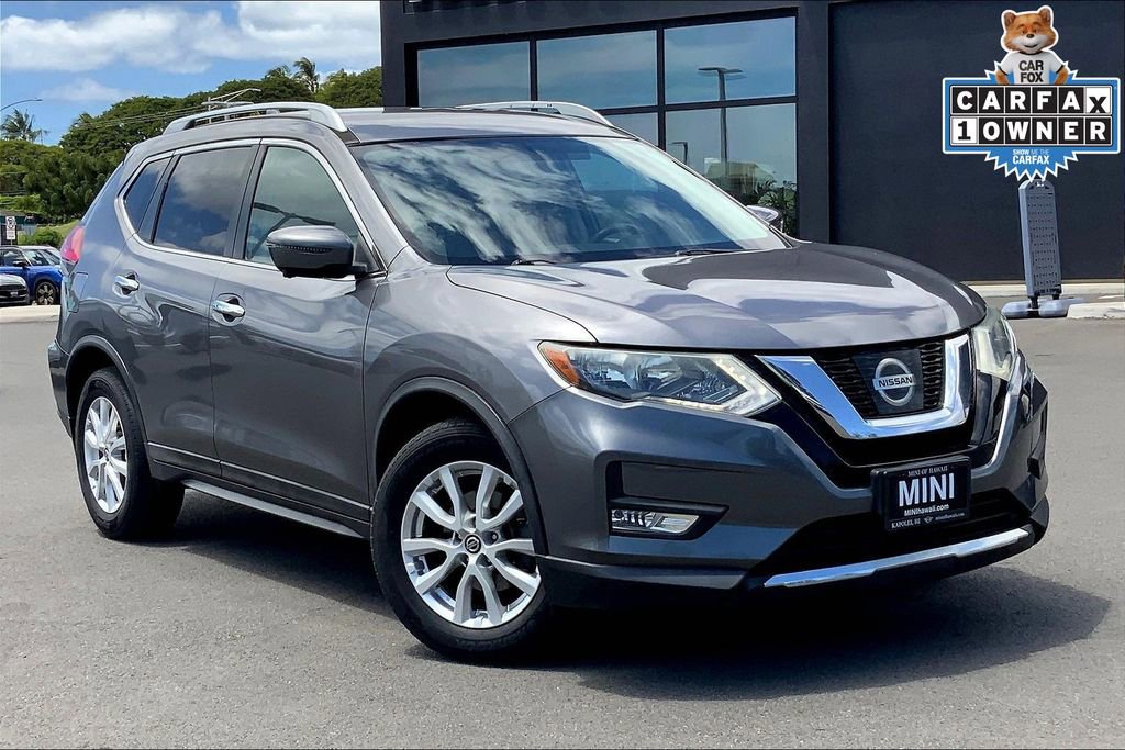 Used 2017 Nissan Rogue SV w/ SV Premium Package image 1