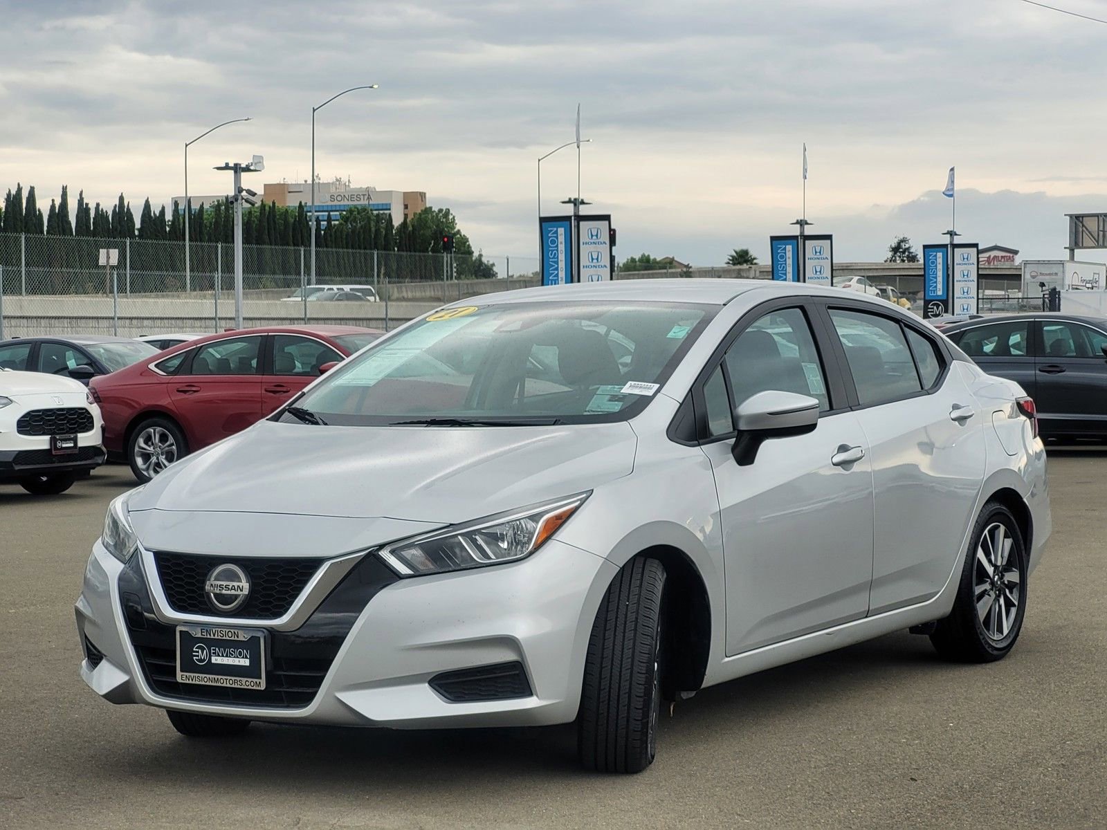 Used 2021 Nissan Versa SV image 8