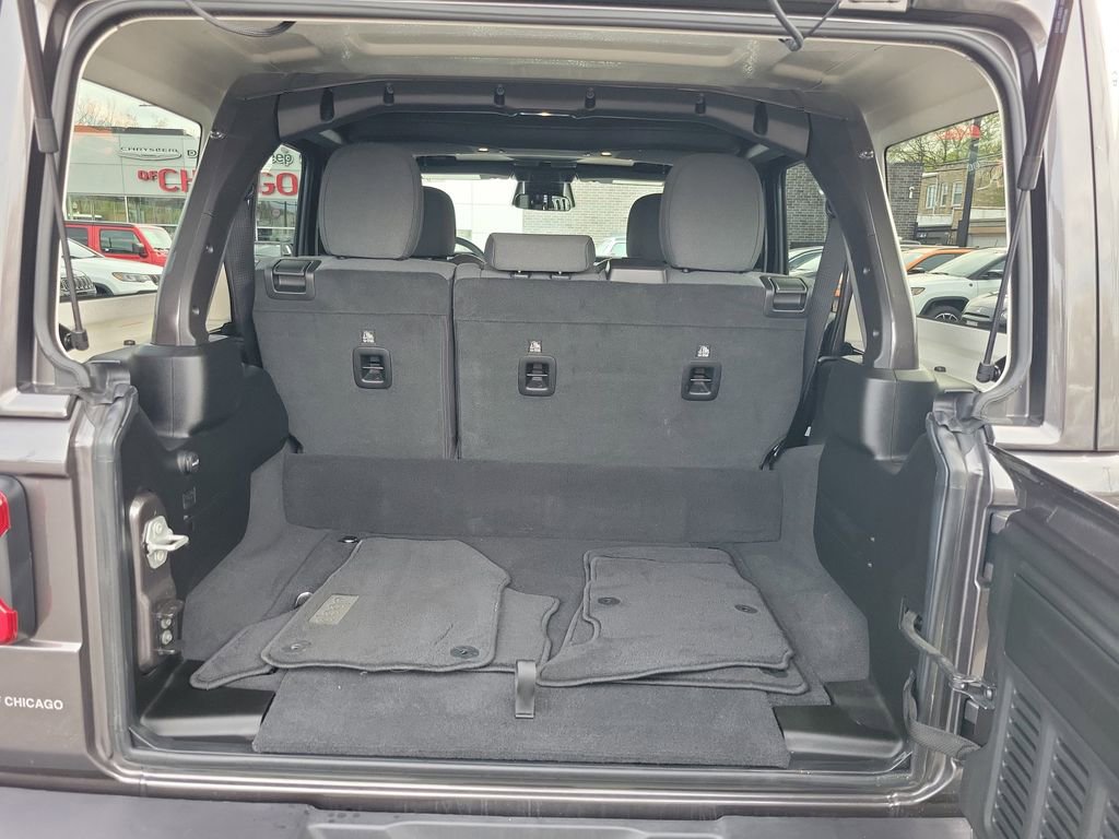 Certified 2025 Jeep Wrangler Unlimited Sahara w/ Safety Group AWD/4WD image 8