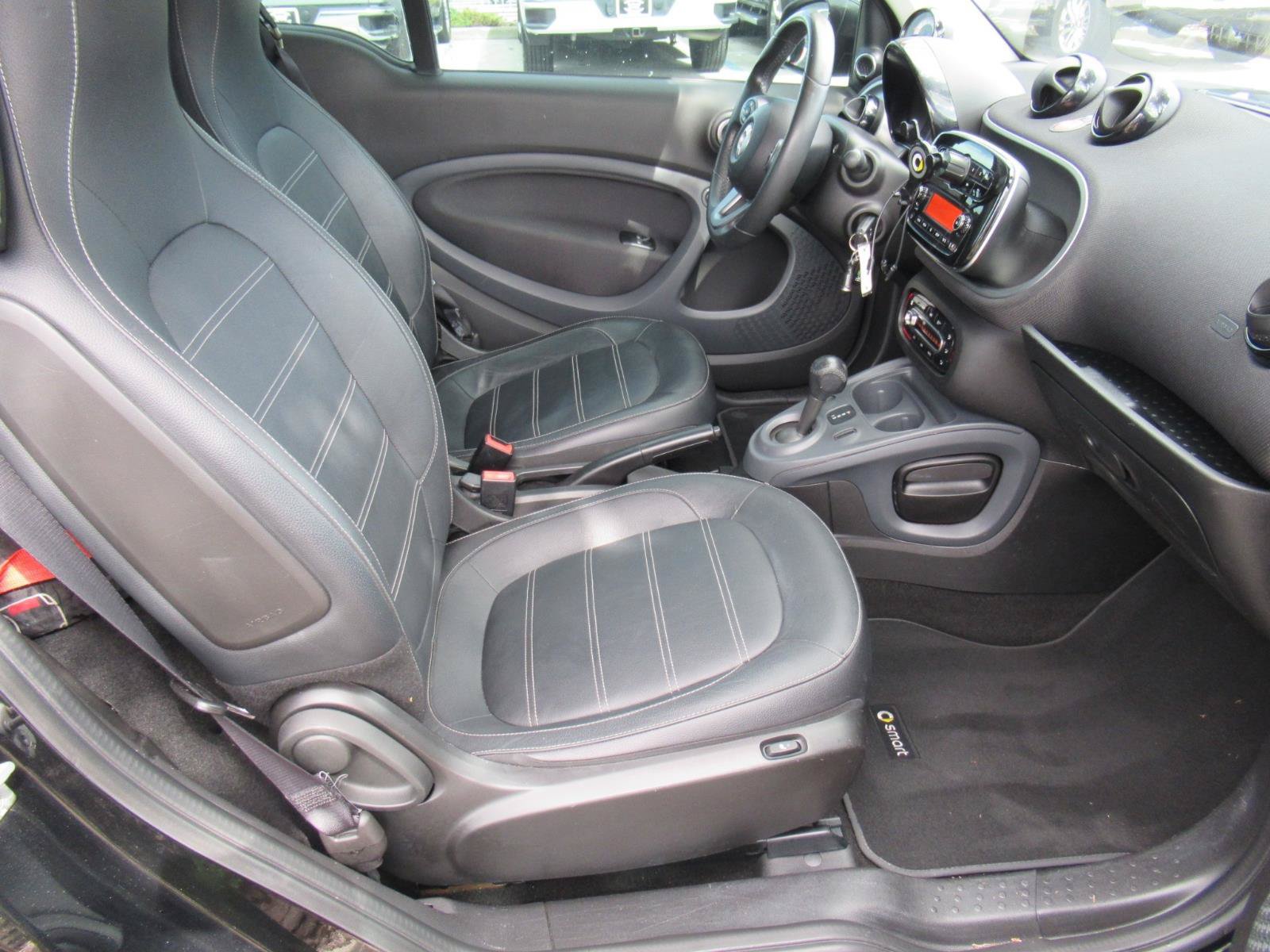 Used 2016 smart fortwo Prime RWD image 10