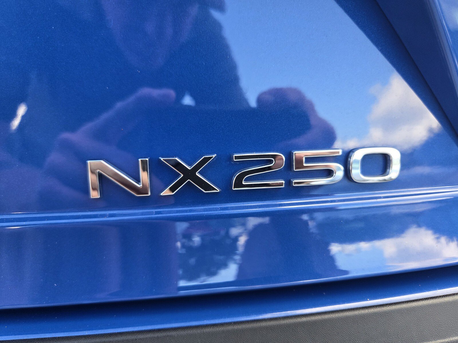 Used 2025 Lexus NX 250 FWD w/ Towing Package (2000 Lbs) image 14