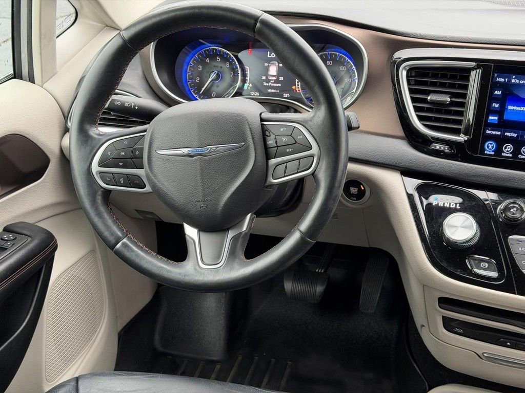 Used 2017 Chrysler Pacifica Touring-L Plus FWD image 14