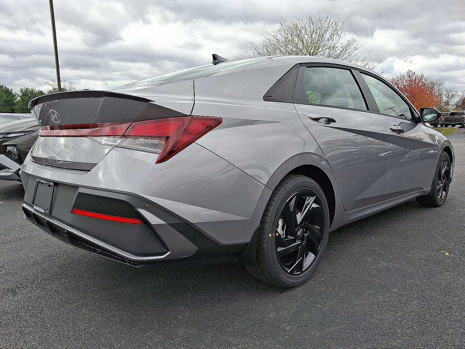 Used 2026 Hyundai Elantra Sport image 4