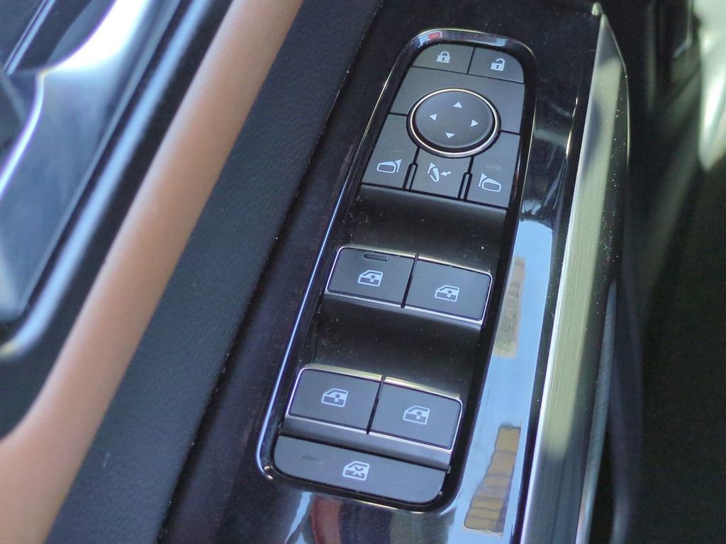 Certified 2022 Nissan Pathfinder Platinum w/ Cargo Package image 26