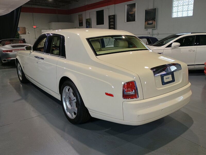 Used 2006 Rolls-Royce Phantom Sedan RWD image 3