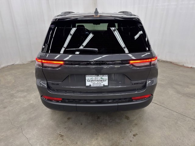 New 2025 Jeep Grand Cherokee Limited w/ Black Appearance Package image 28