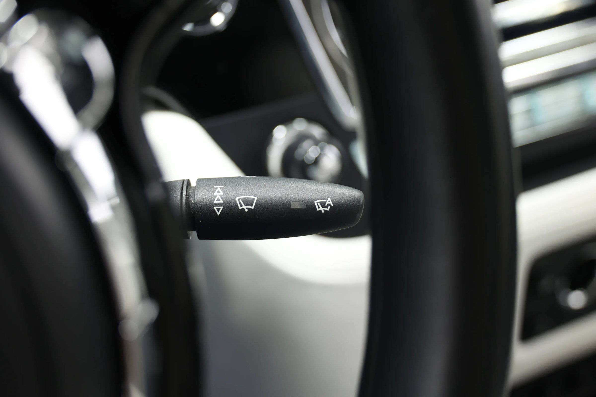 Used 2017 Rolls-Royce Ghost Series II Sedan 4D image 32