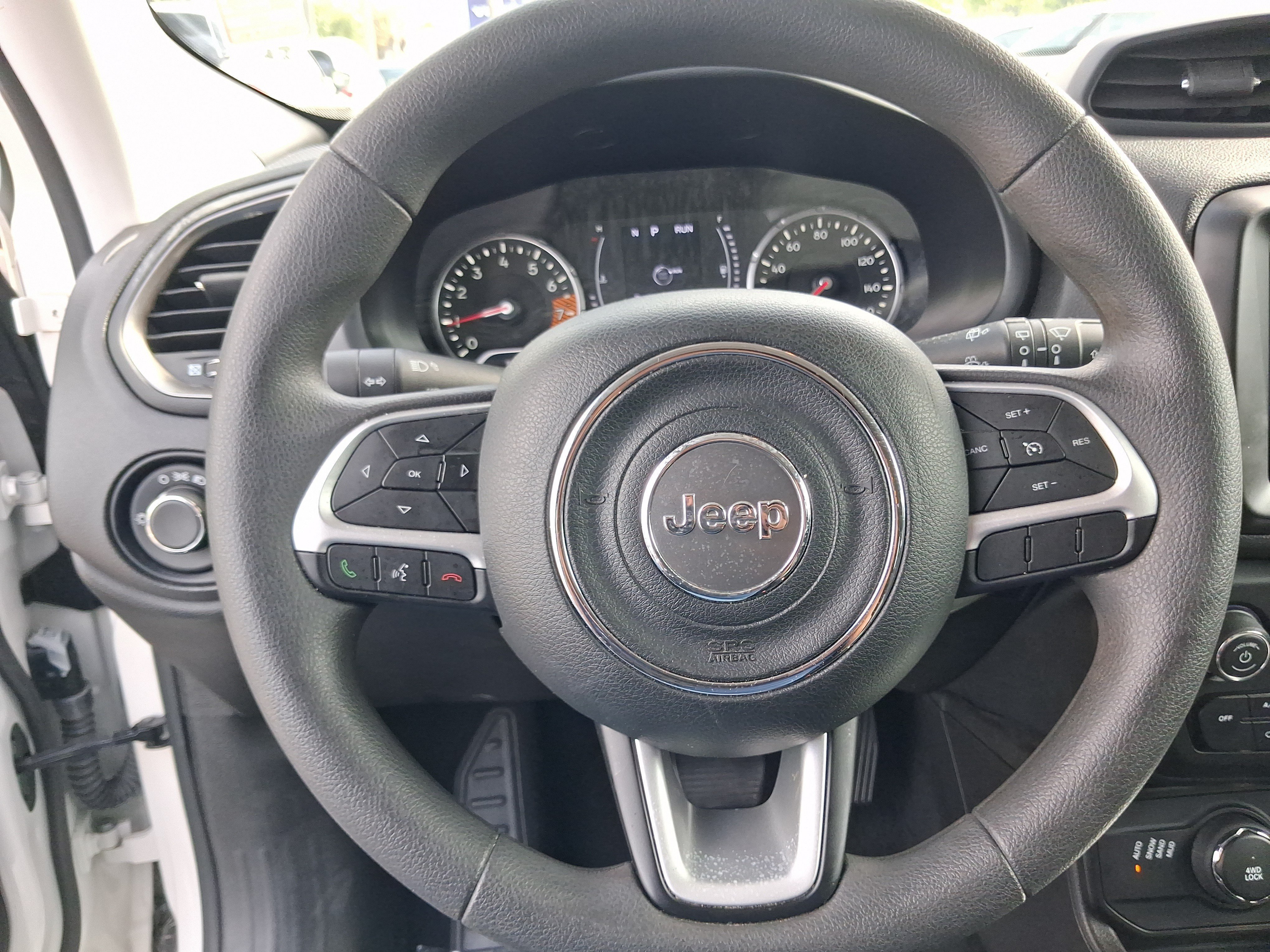Used 2023 Jeep Renegade Latitude AWD/4WD image 12