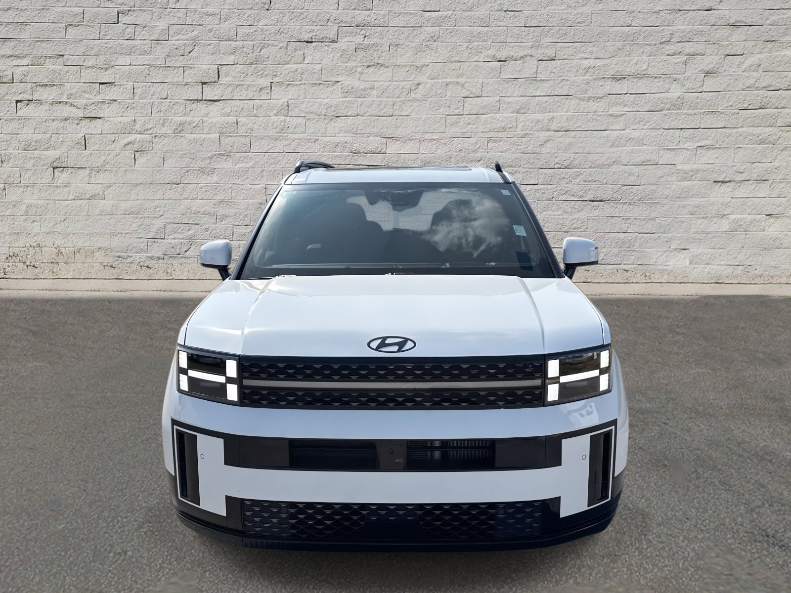 Used 2024 Hyundai Santa Fe Calligraphy image 2