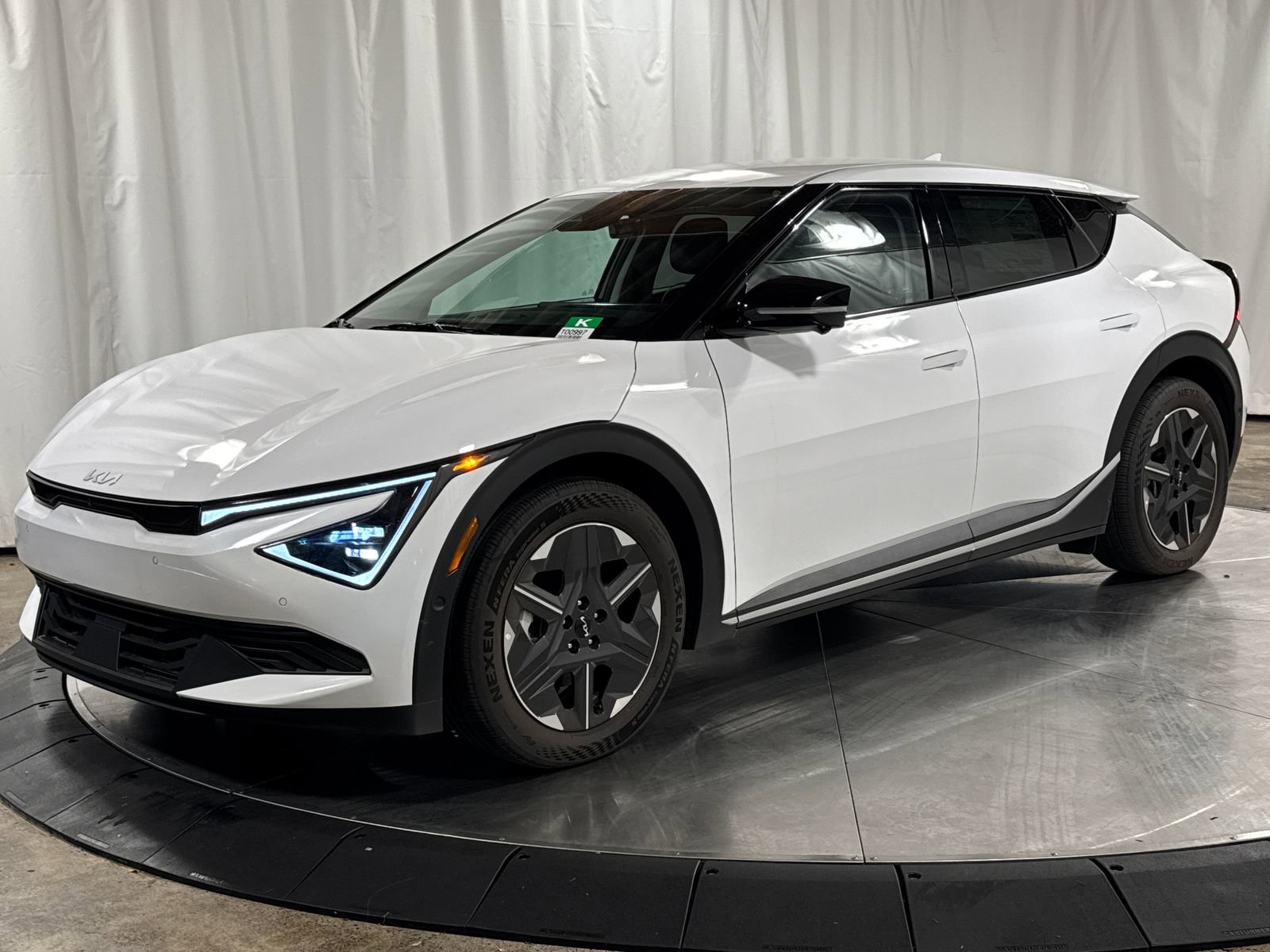 New 2025 Kia EV6 Light w/ Light LR Technology Package AWD/4WD video 1