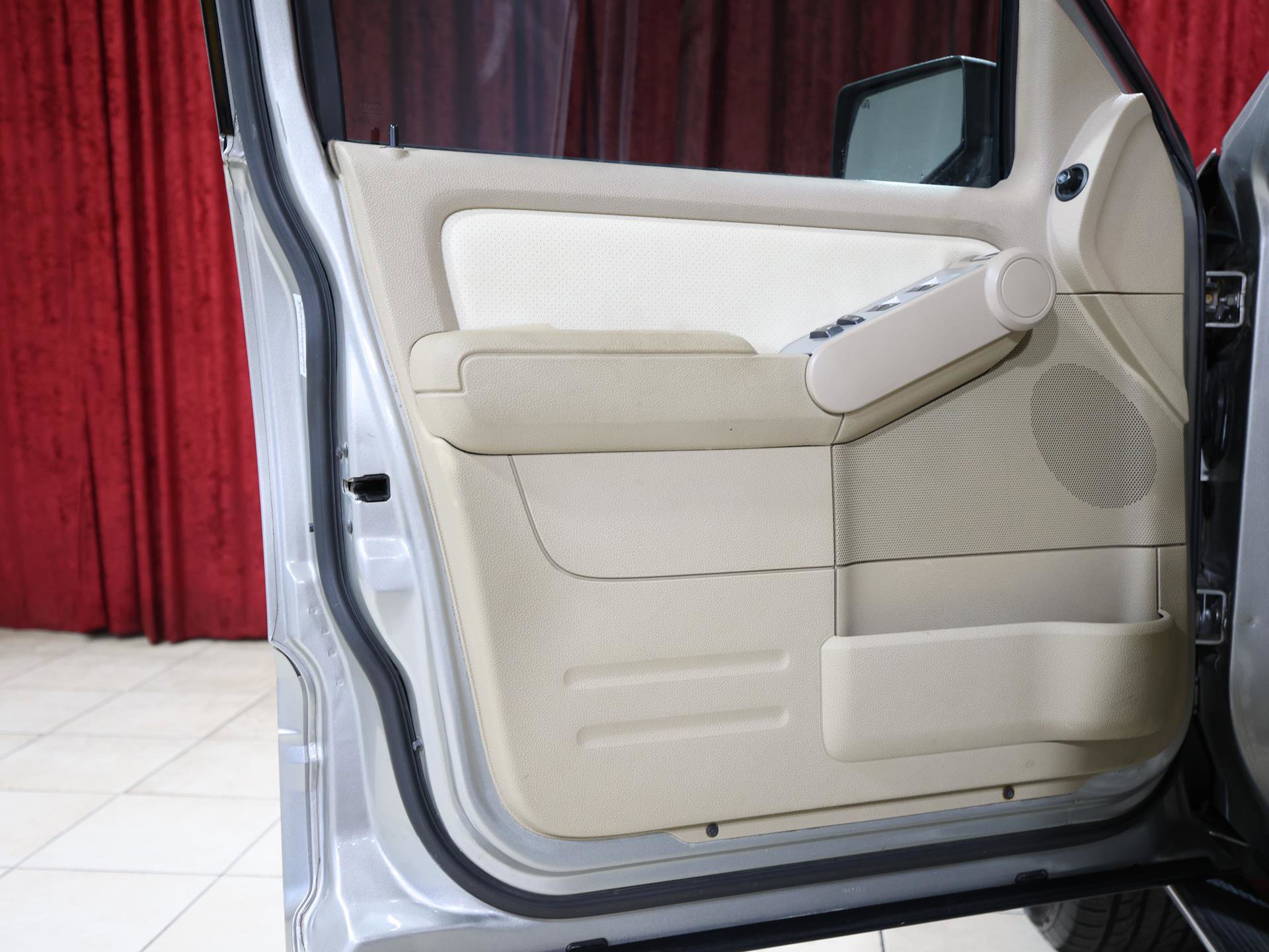 Used 2008 Mercury Mountaineer Premier image 11