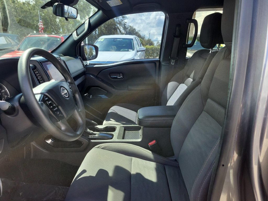 Certified 2023 Nissan Frontier SV w/ Midnight Edition Package RWD image 18