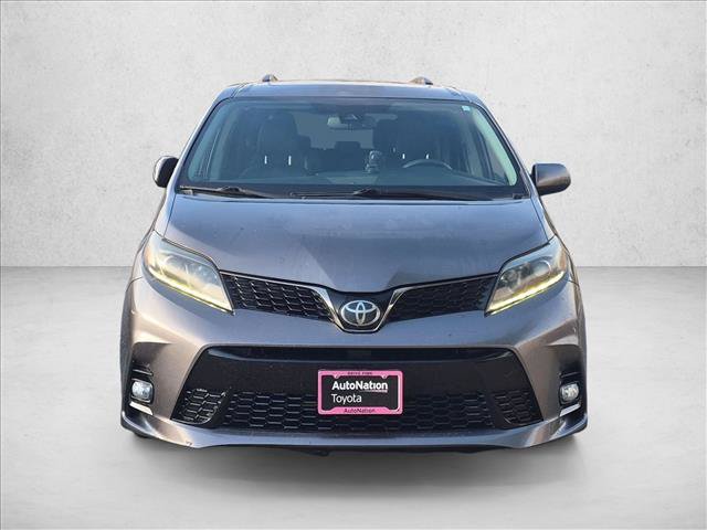 Used 2018 Toyota Sienna SE w/ SE Preferred Package FWD image 2