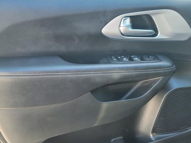 Used 2019 Chrysler Pacifica Touring Plus w/ S Appearance Package image 10