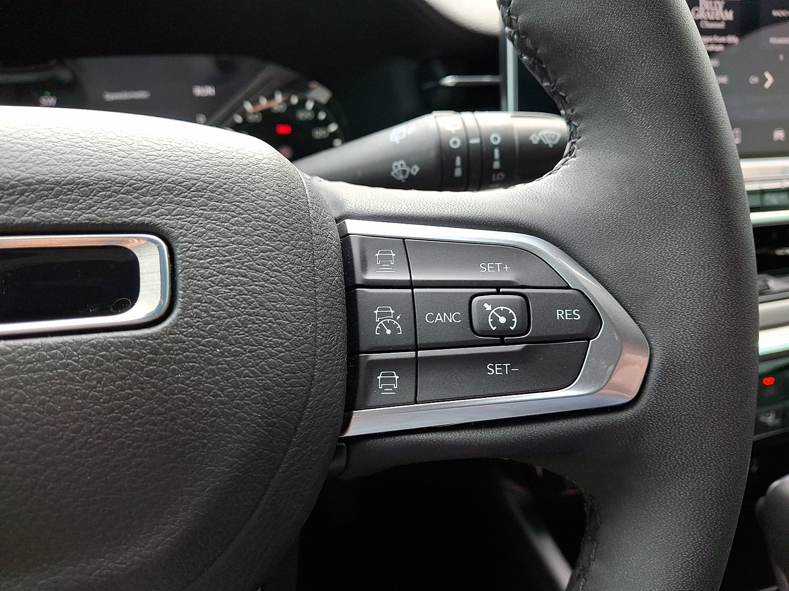 Used 2023 Jeep Compass Limited AWD/4WD image 20