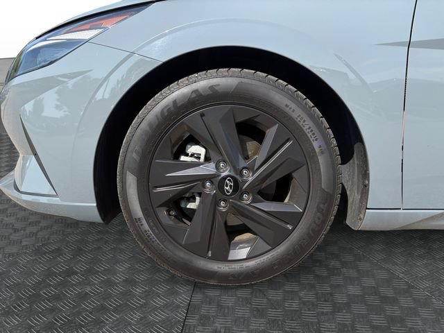 Used 2021 Hyundai Elantra SEL w/ Convenience Package FWD image 13