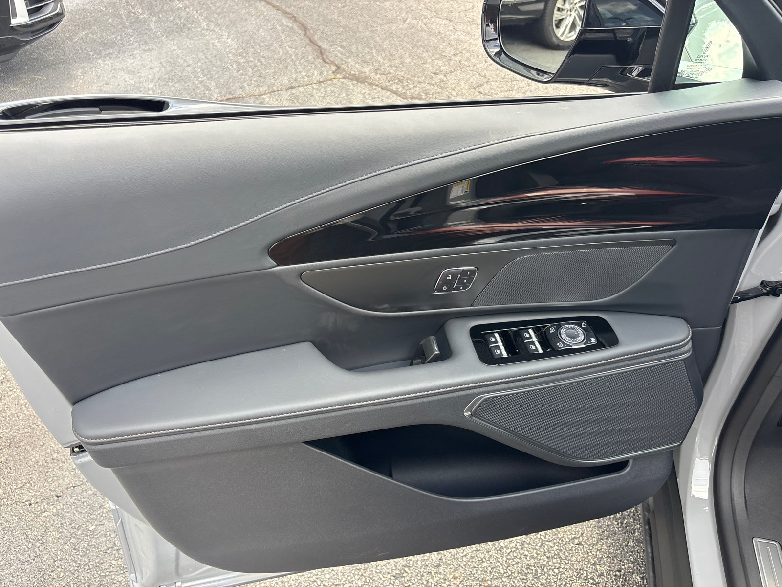 New 2026 Lincoln Nautilus Premier AWD/4WD image 11