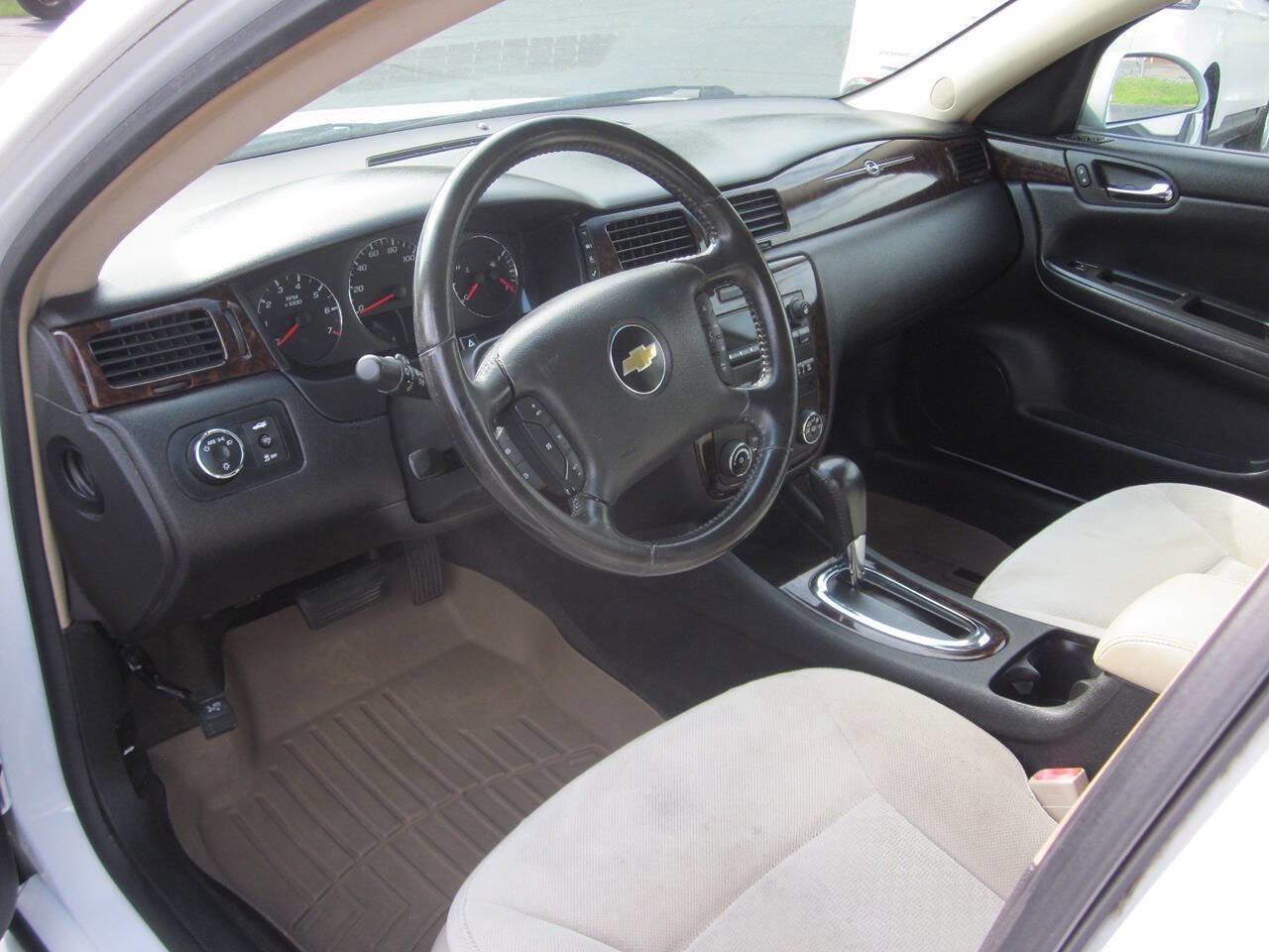 Used 2012 Chevrolet Impala LT FWD image 9
