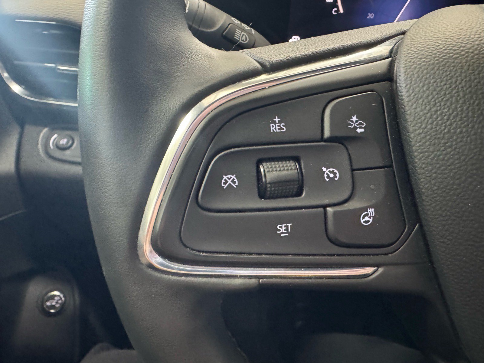 Certified 2024 Buick Envista Sport Touring FWD image 28
