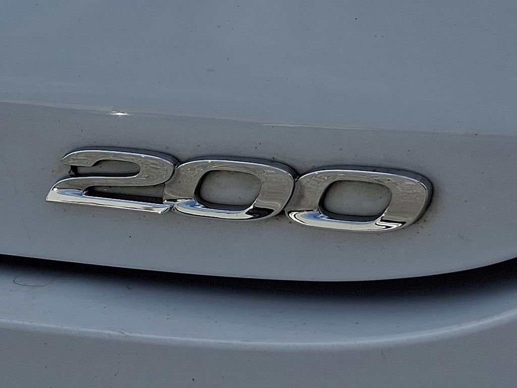 Used 2015 Chrysler 200 Limited w/ Convenience Group image 29