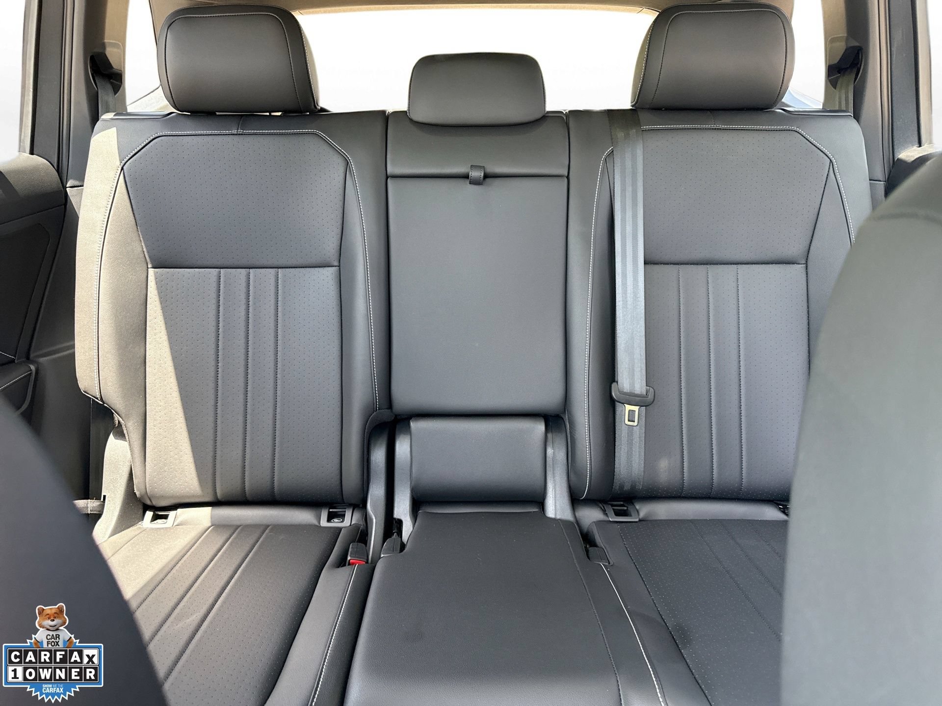Certified 2024 Volkswagen Tiguan SE R-Line FWD image 25