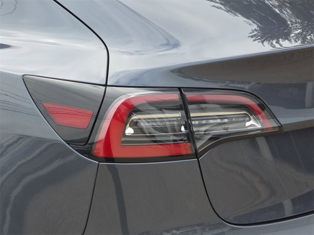 Used 2023 Tesla Model 3 Standard Range image 34