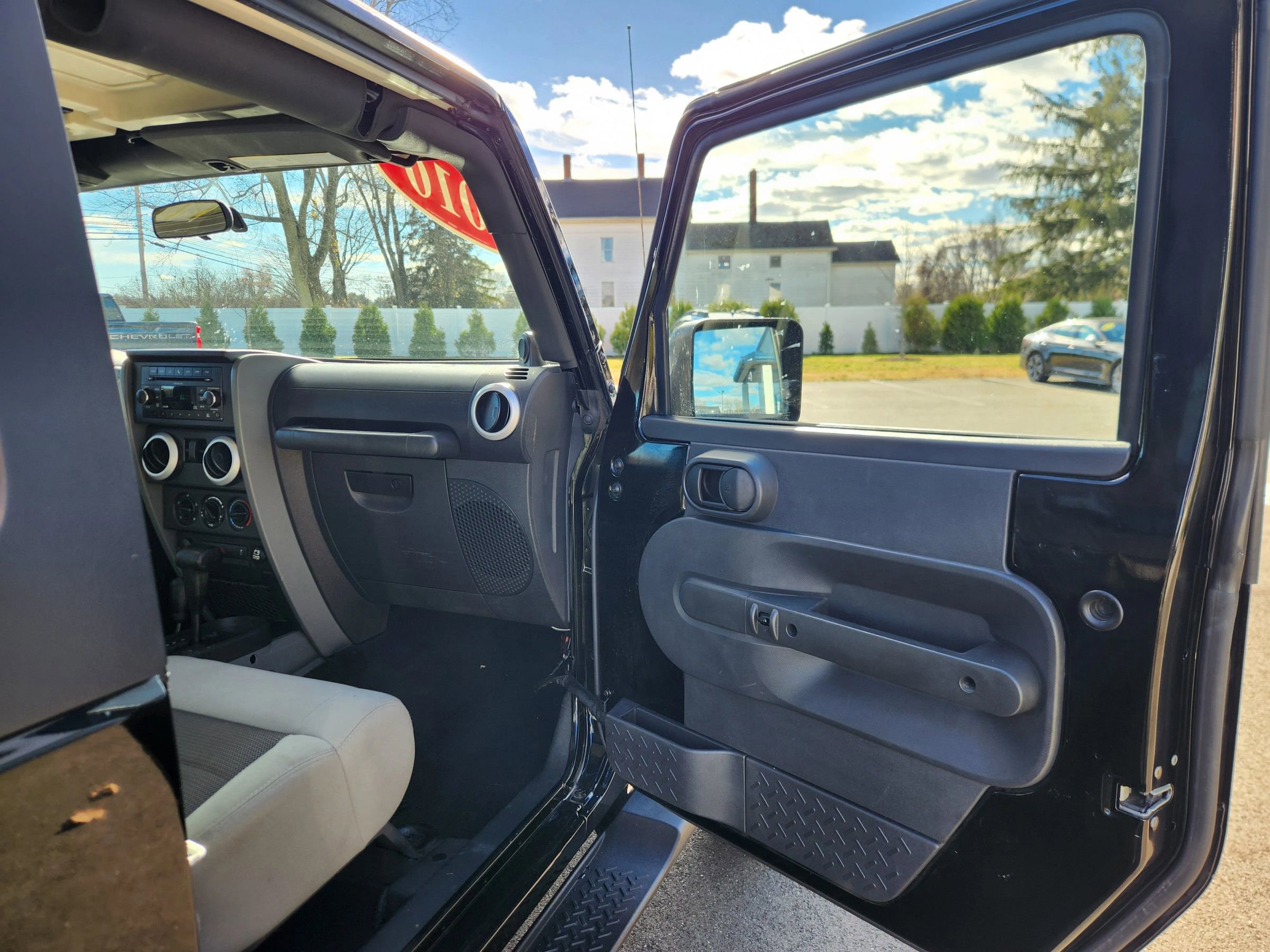 Used 2010 Jeep Wrangler Sahara w/ Dual Top Group image 27