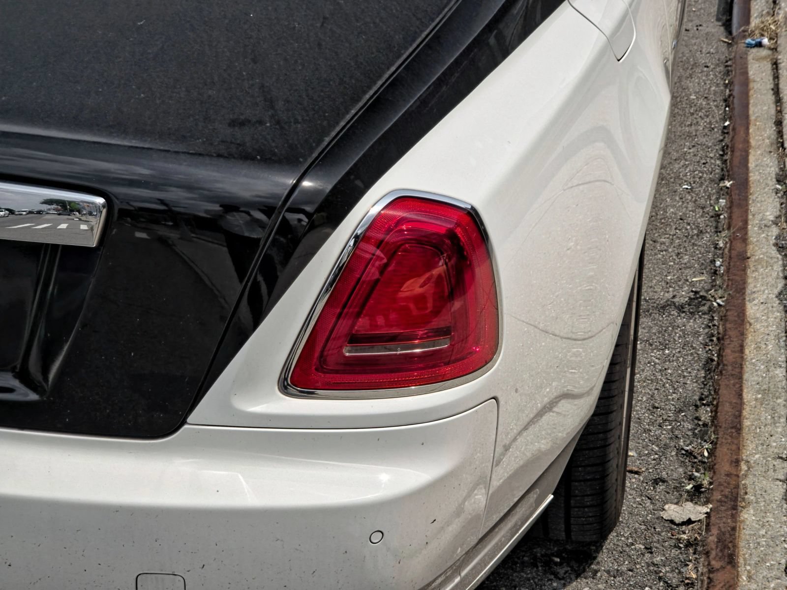 Used 2012 Rolls-Royce Ghost RWD image 13