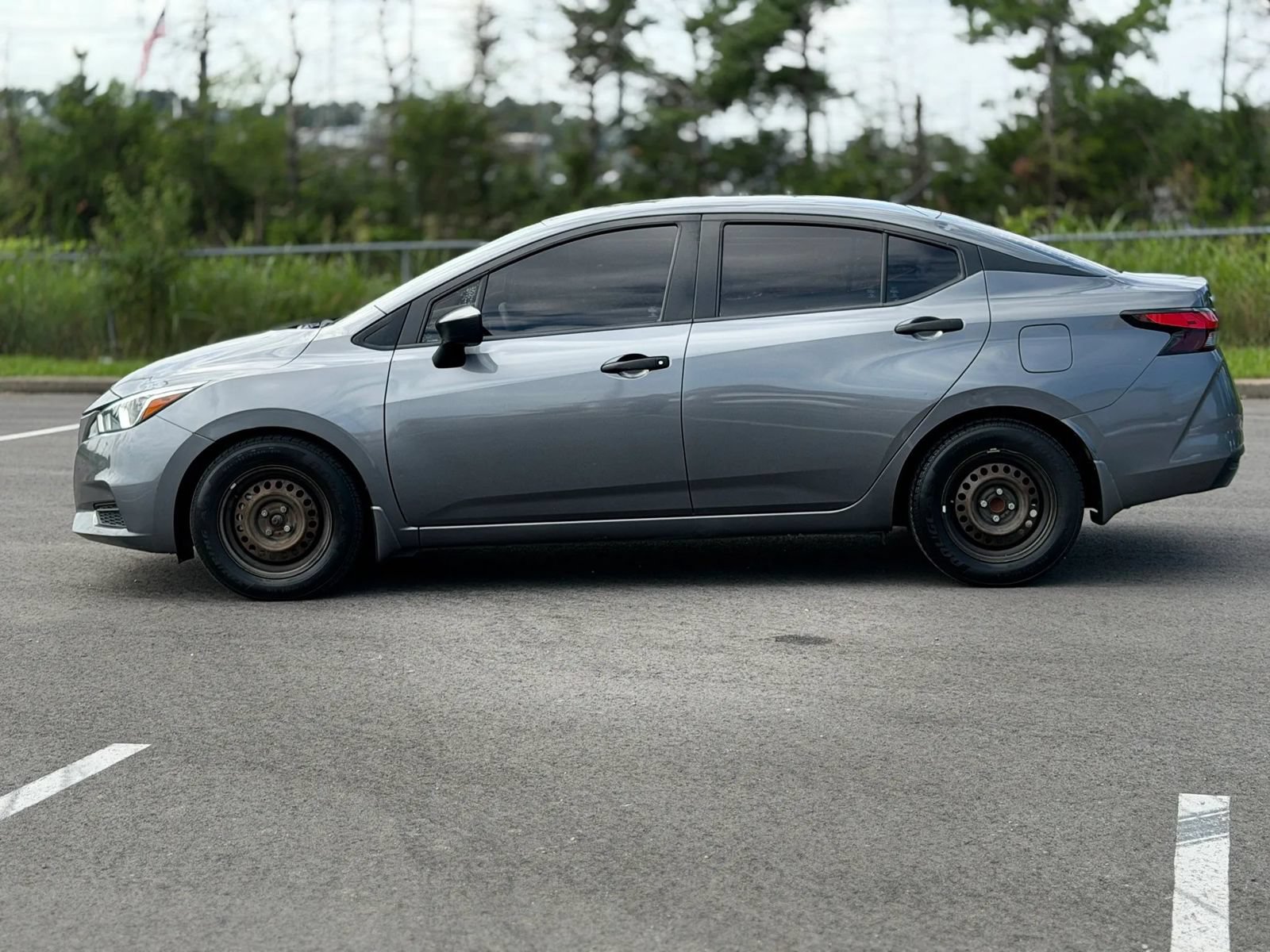 Used 2020 Nissan Versa S FWD image 2