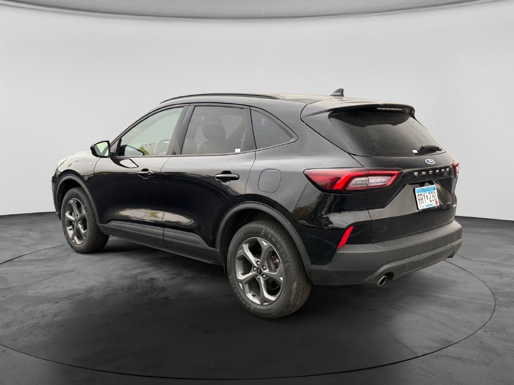 Used 2025 Ford Escape ST-Line Select AWD/4WD image 7