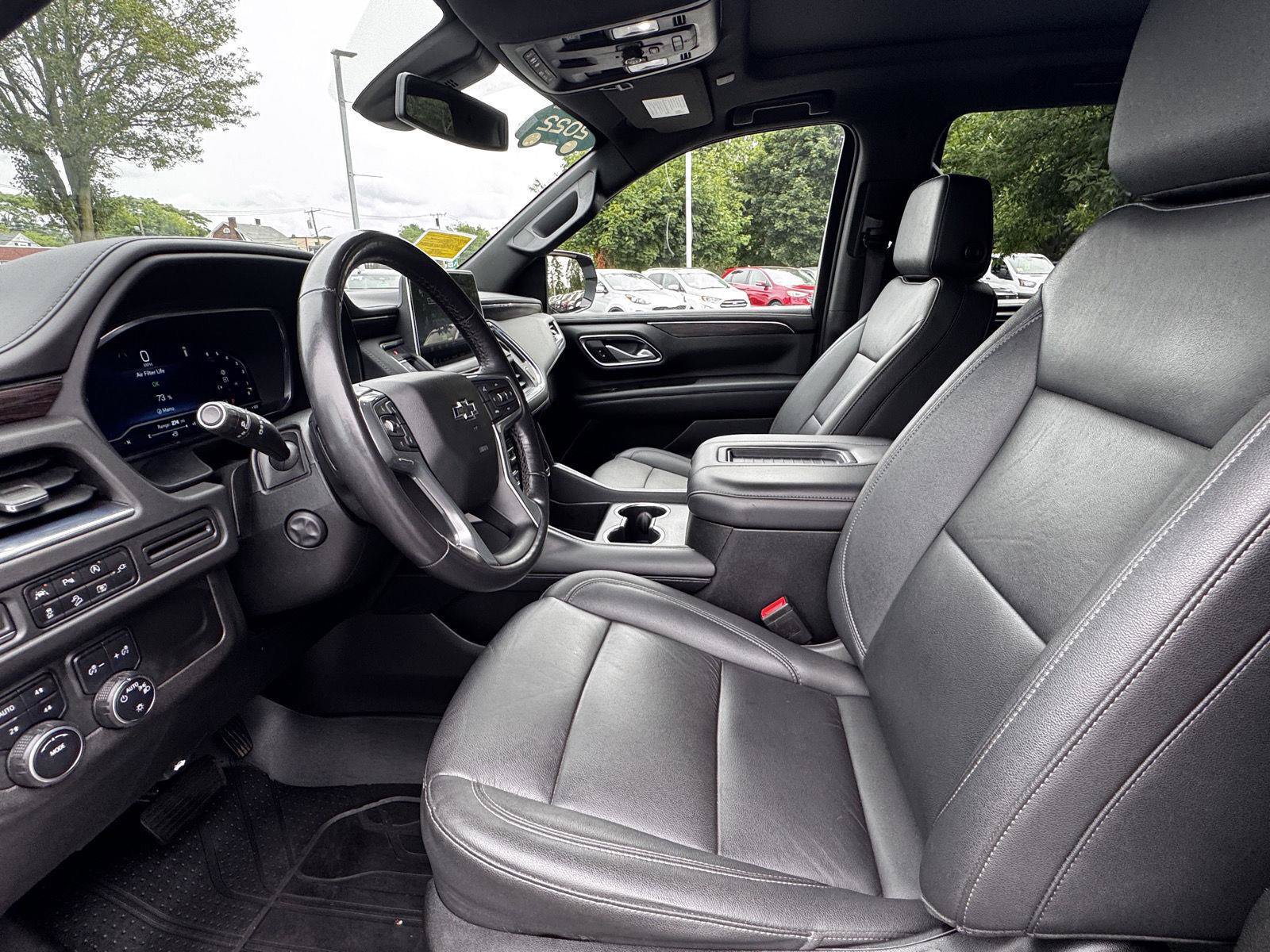 Certified 2022 Chevrolet Tahoe Z71 w/ Luxury Package AWD/4WD image 15