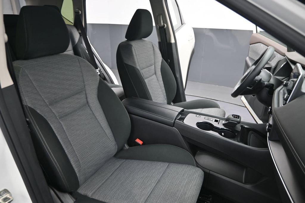 Used 2023 Nissan Rogue SV FWD image 27