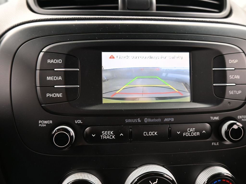 Used 2016 Kia Soul + image 19