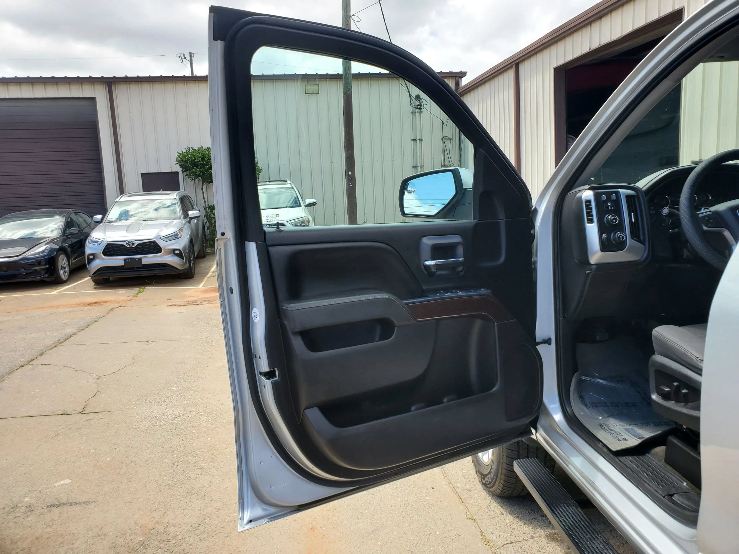 Used 2017 GMC Sierra 1500 SLE w/ SLE Value Package AWD/4WD image 24