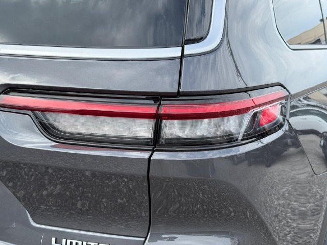 New 2026 Jeep Grand Cherokee L Limited w/ Luxury Tech Group II AWD/4WD image 4