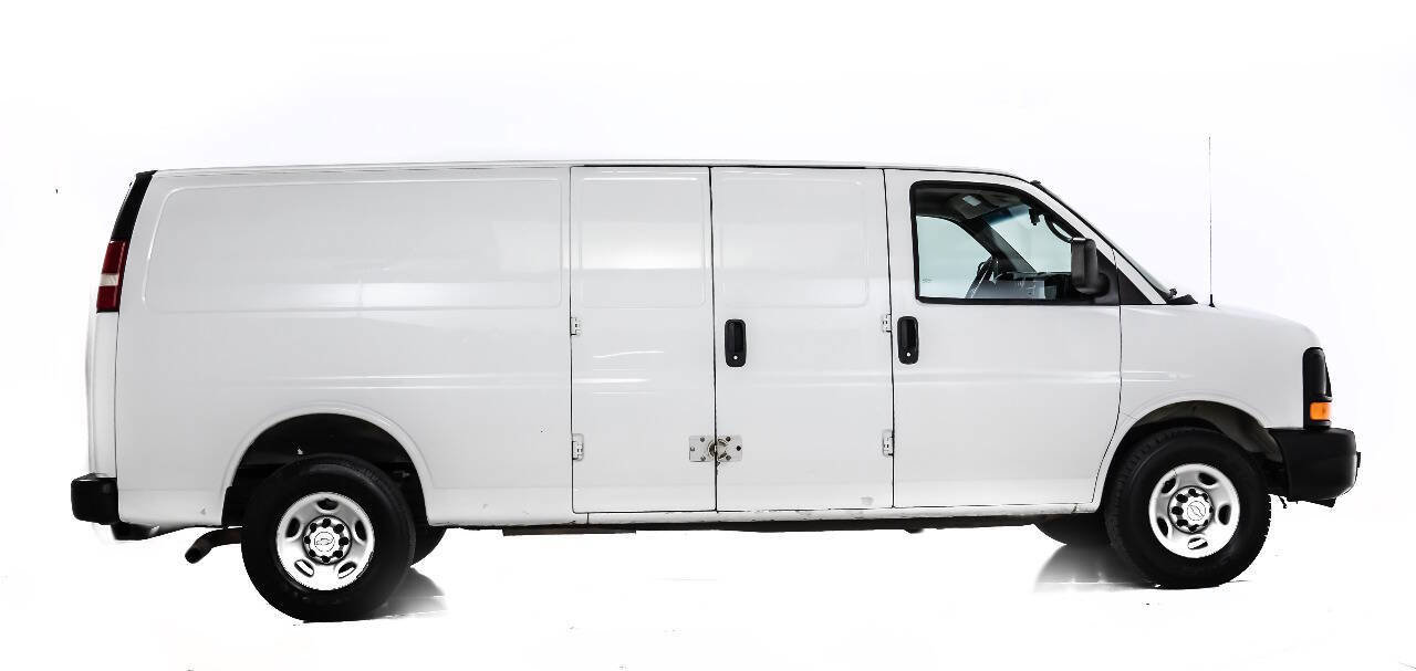 Used 2014 Chevrolet Express 3500 Extended RWD image 5