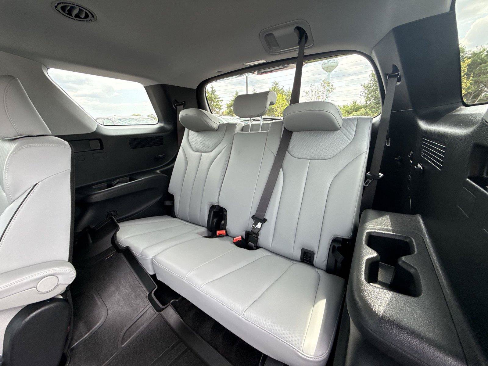 Used 2024 Hyundai Palisade SEL AWD/4WD image 17
