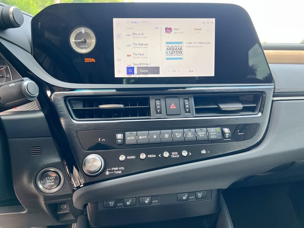 Certified 2024 Lexus ES 250 w/ Premium Package AWD/4WD image 17