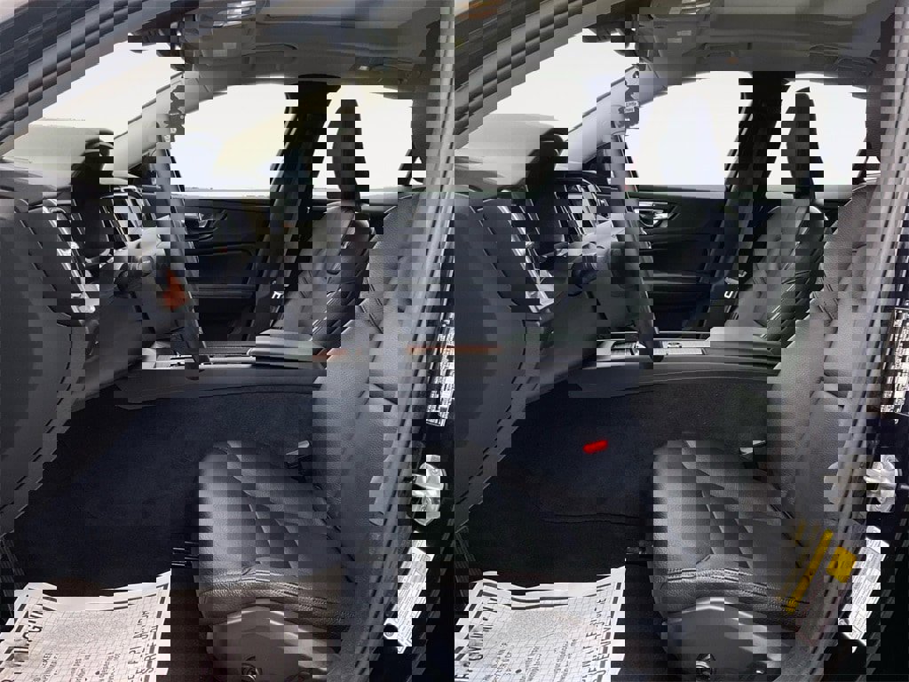 Certified 2025 Volvo S60 B5 Plus image 9