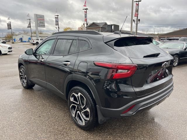 Used 2025 Chevrolet Trax RS w/ Sunroof Package image 6