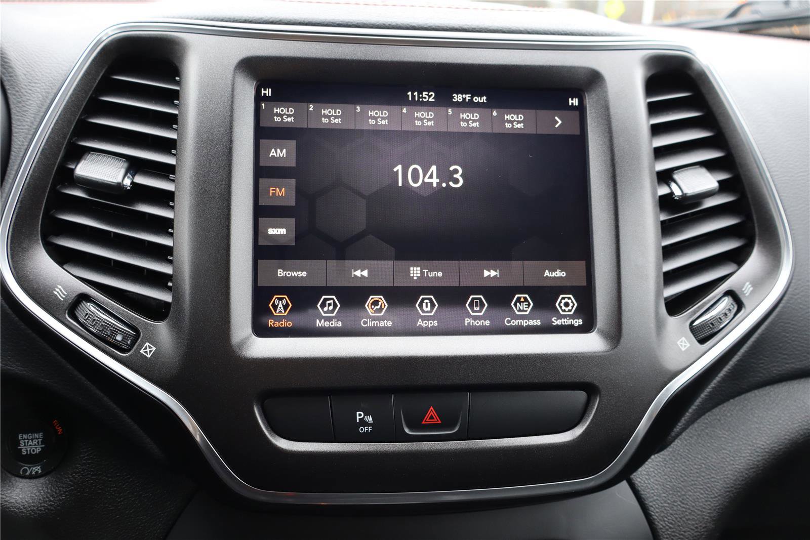 Used 2019 Jeep Cherokee Trailhawk image 19