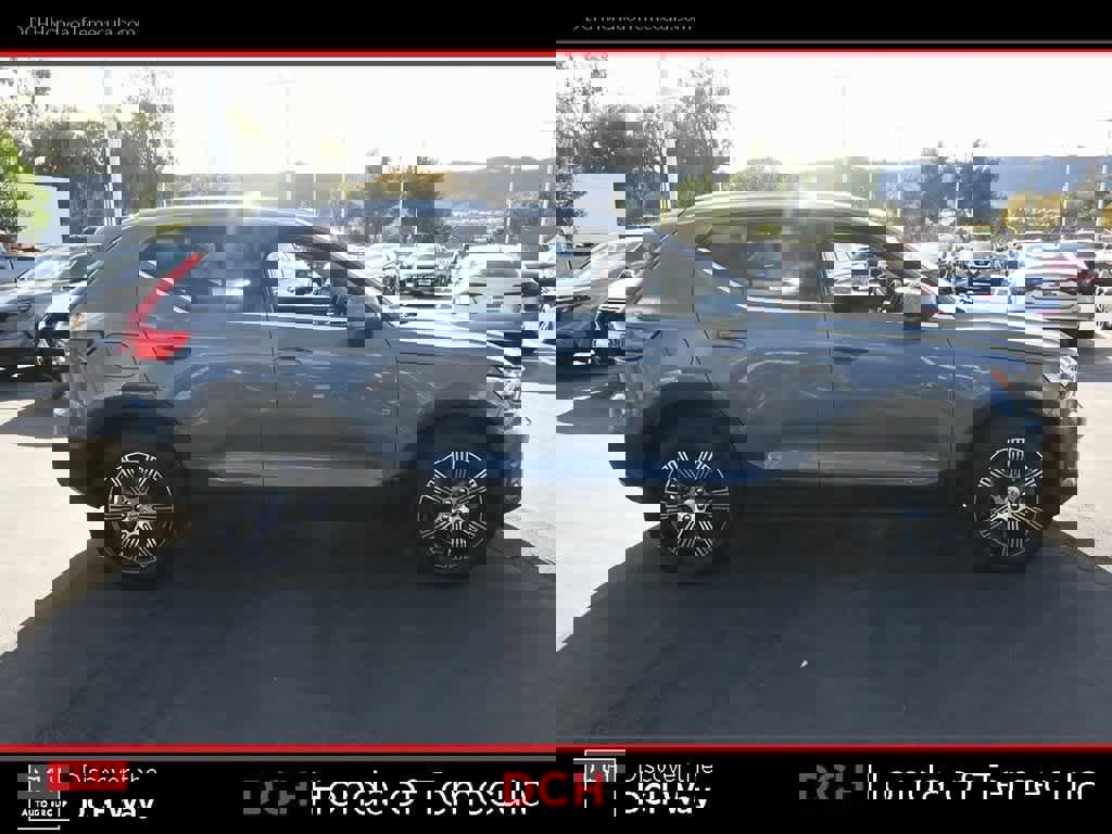 Used 2021 Volvo XC40 T4 Inscription image 5