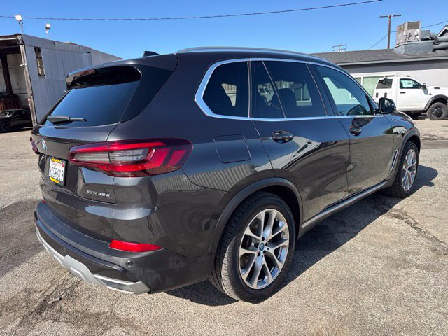 Used 2022 BMW X5 xDrive45e w/ Climate Comfort Package AWD/4WD image 4