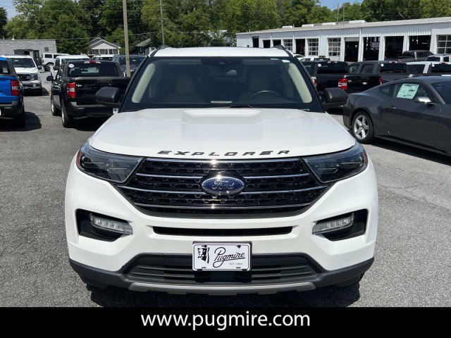 Used 2020 Ford Explorer XLT w/ Equipment Group 202A AWD/4WD image 2