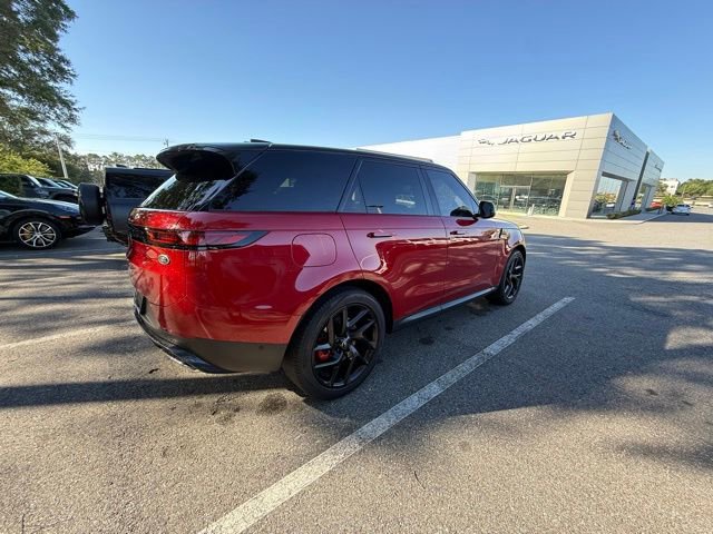 Used 2023 Land Rover Range Rover Sport SE AWD/4WD image 4