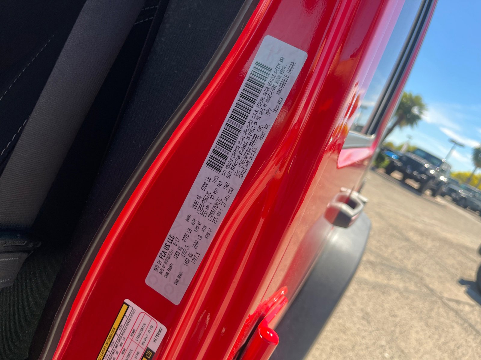 Used 2017 Jeep Wrangler Unlimited Rubicon w/ Connectivity Group image 26