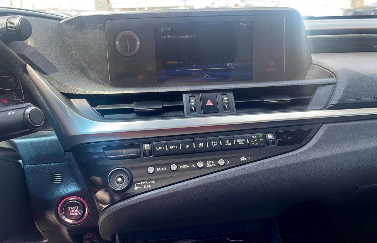 Used 2019 Lexus ES 350 Luxury w/ Accessory Package 2 image 19