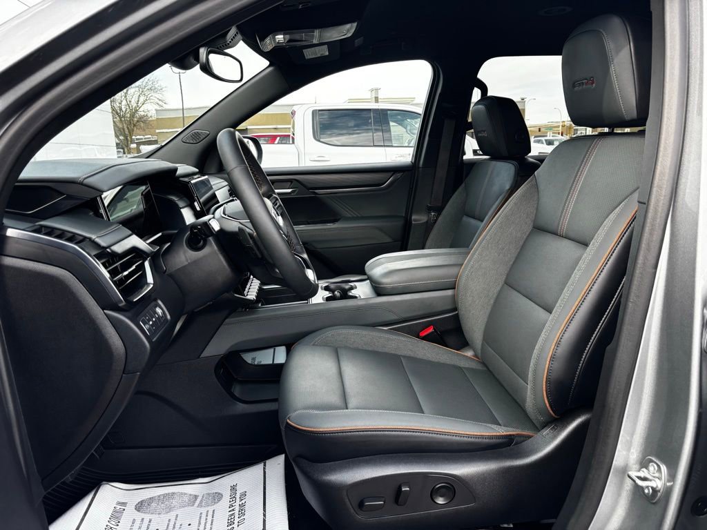 Used 2025 GMC Acadia AT4 w/ LPO, Floor Liner Package image 11