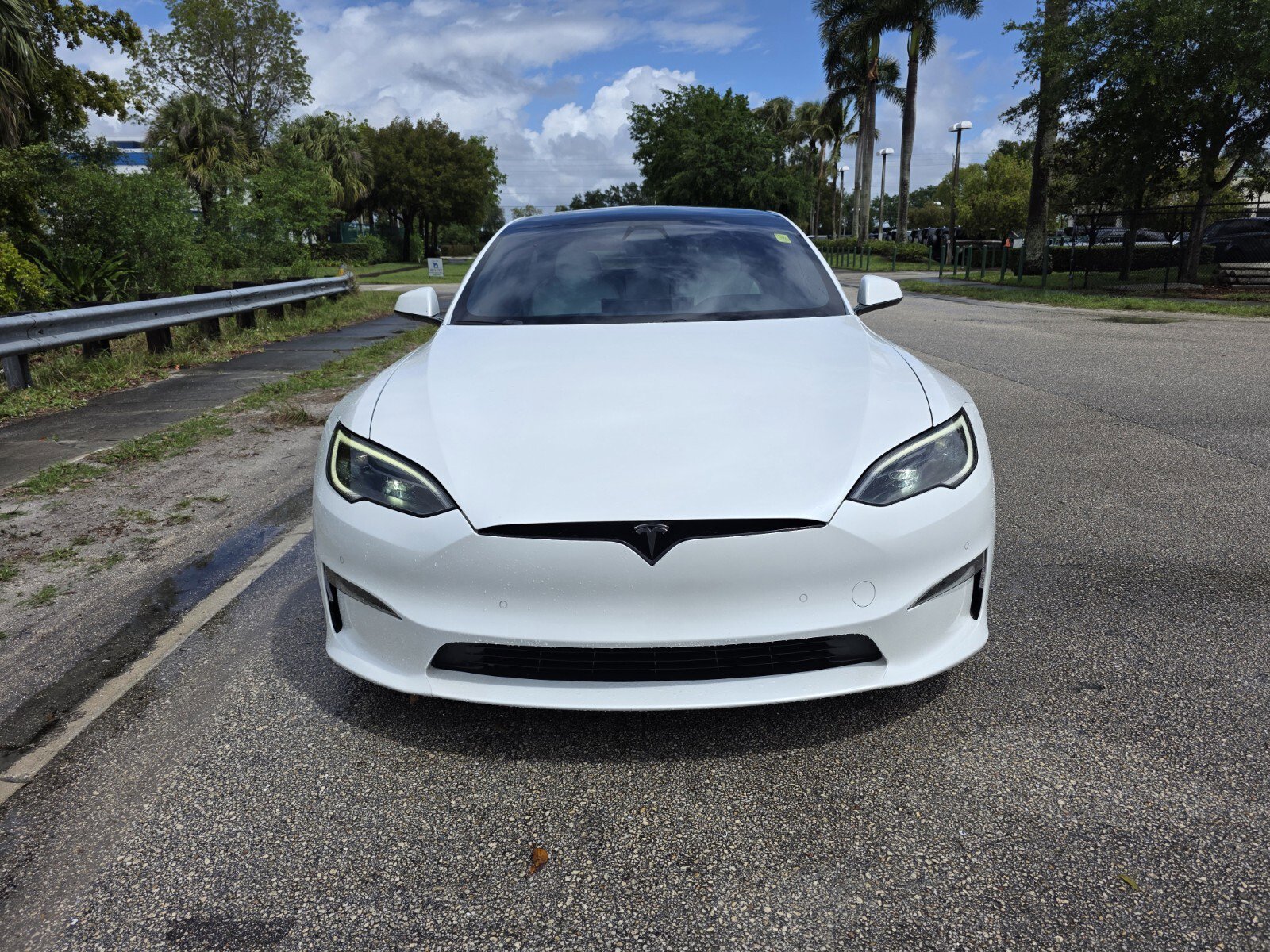 Used 2022 Tesla Model S Plaid image 8